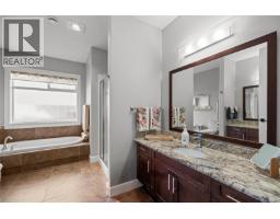 688 Lowry's Rd, French Creek, BC V9P2N9 Photo 17