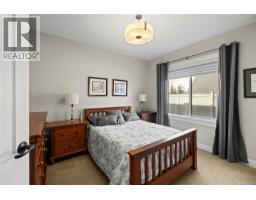688 Lowry's Rd, French Creek, BC V9P2N9 Photo 19