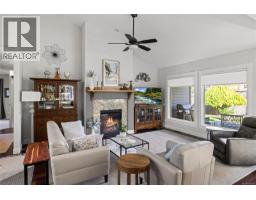 688 Lowry's Rd, French Creek, BC V9P2N9 Photo 13