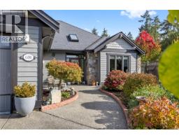 688 Lowry's Rd, French Creek, BC V9P2N9 Photo 34