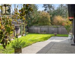688 Lowry's Rd, French Creek, BC V9P2N9 Photo 28