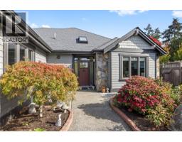 688 Lowry's Rd, French Creek, BC V9P2N9 Photo 35