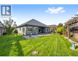 688 Lowry's Rd, French Creek, BC V9P2N9 Photo 38