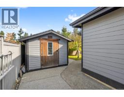 688 Lowry's Rd, French Creek, BC V9P2N9 Photo 32