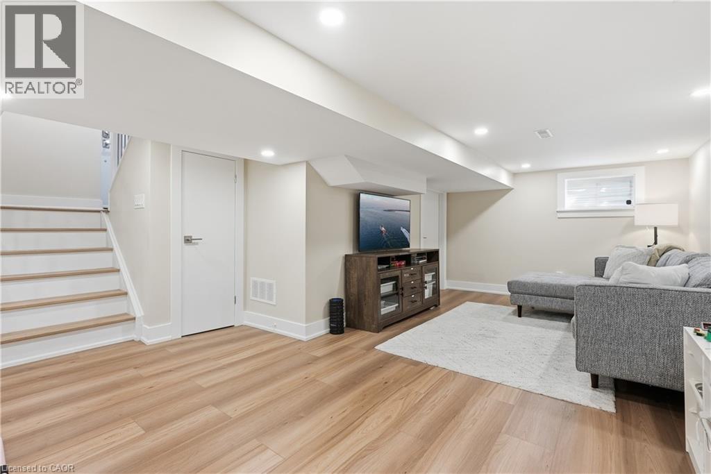 77 Houghton Avenue South — photo 39