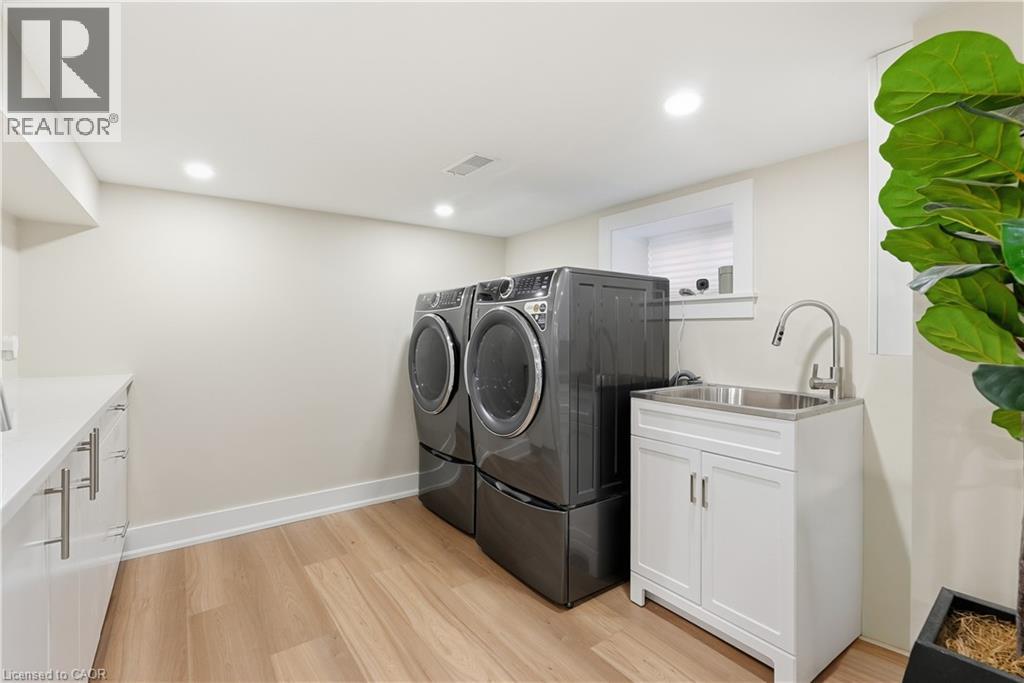 77 Houghton Avenue South — photo 43