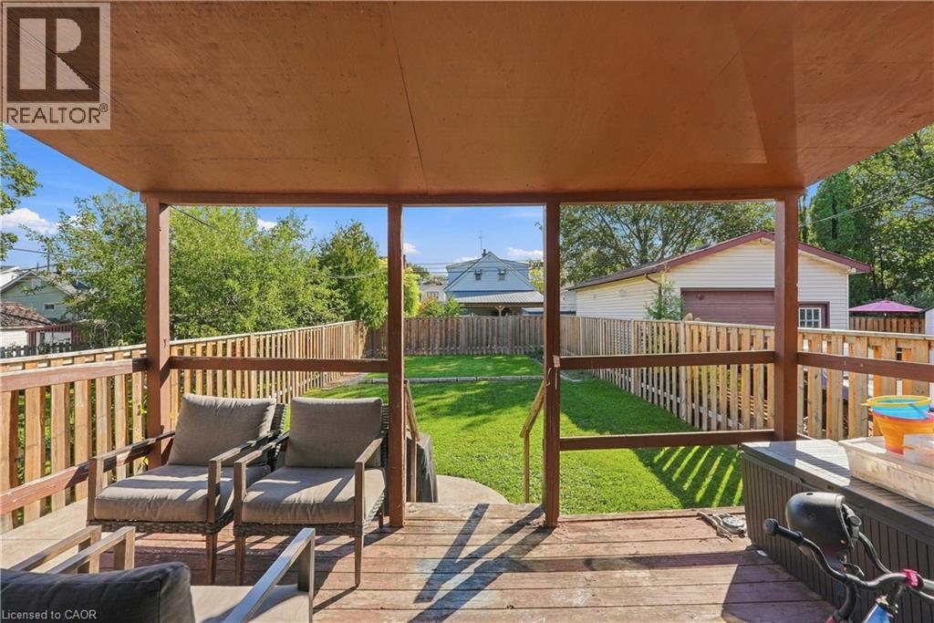 77 Houghton Avenue South — photo 44
