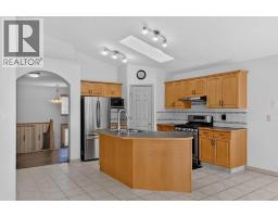 4pc Bathroom - 36 Kodiak Boulevard N, Lethbridge, AB T1H6S7 Photo 7