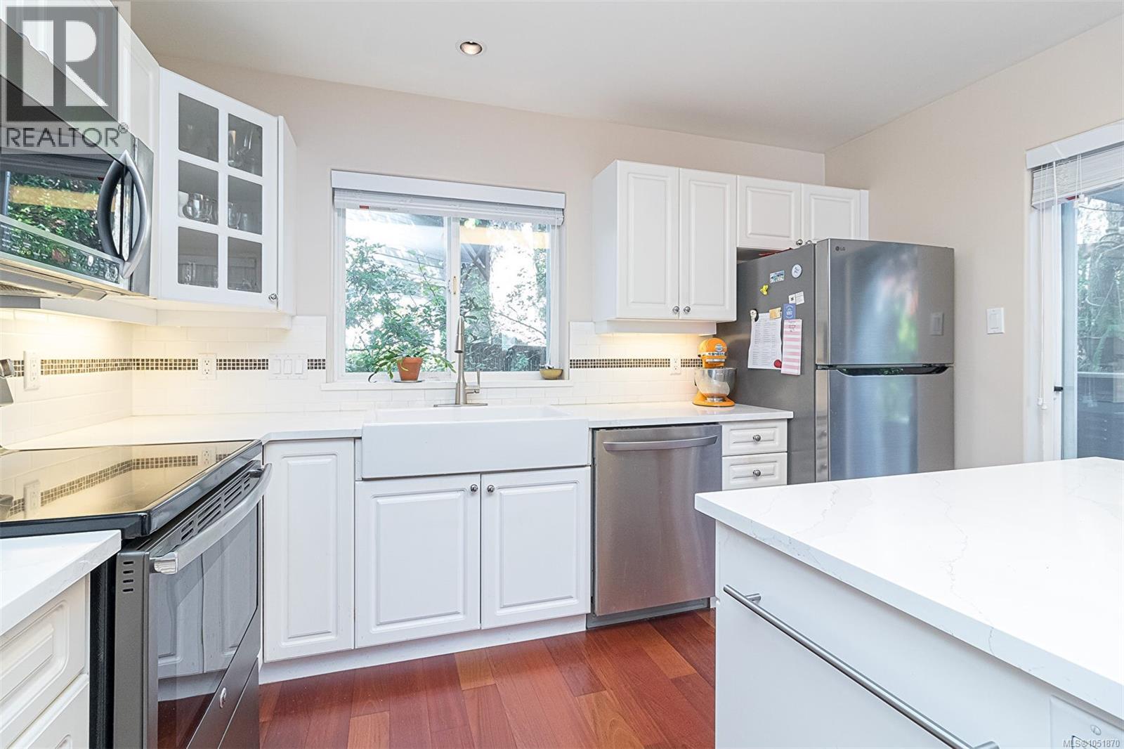 #15 118 Aldersmith Pl - 18