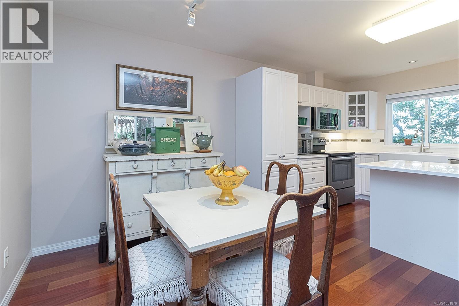 #15 118 Aldersmith Pl - 21