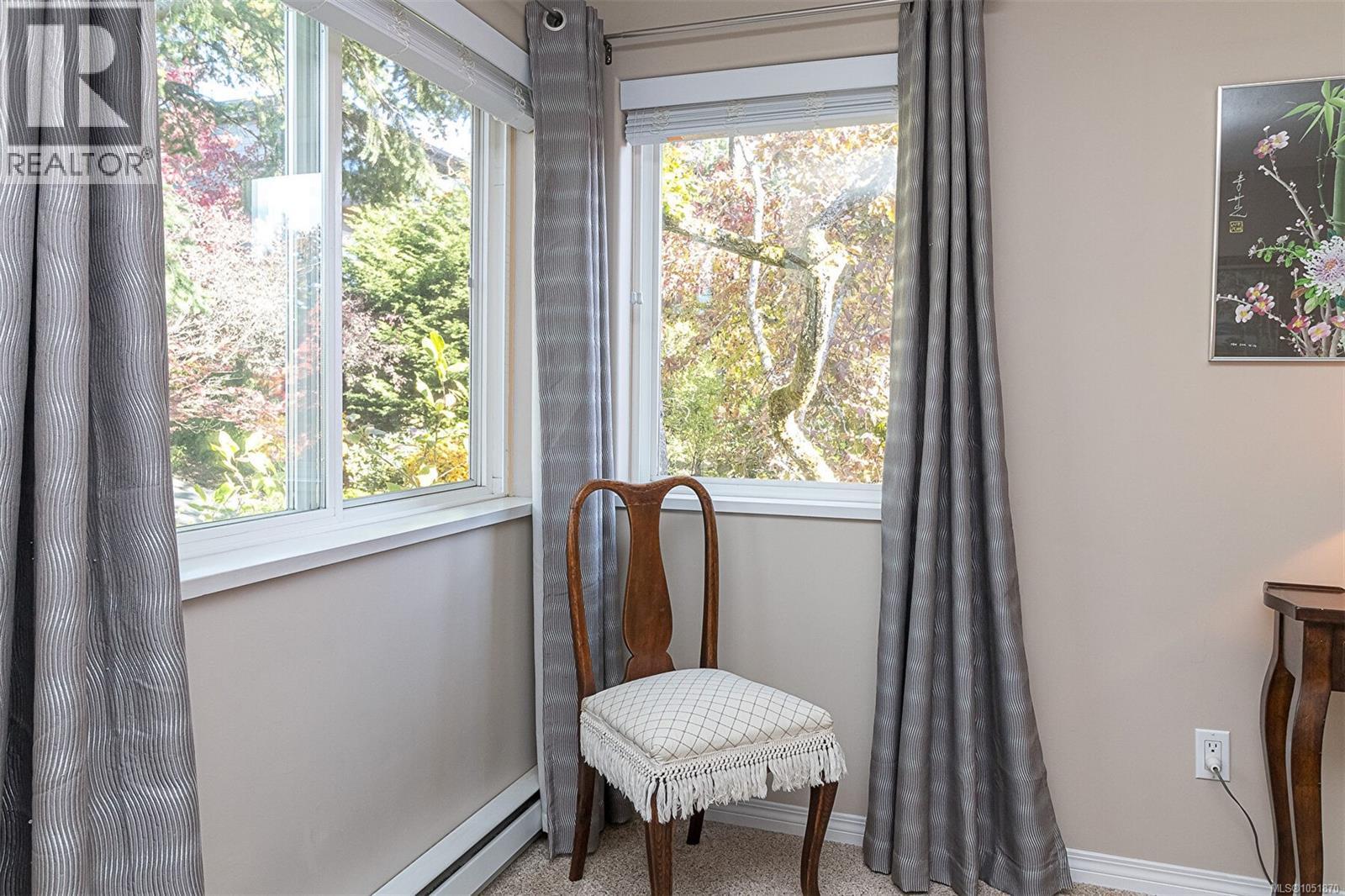 #15 118 Aldersmith Pl - 24