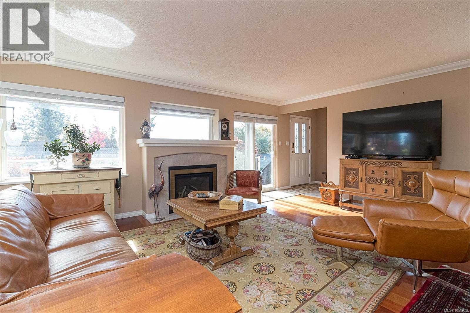 #15 118 Aldersmith Pl - 10