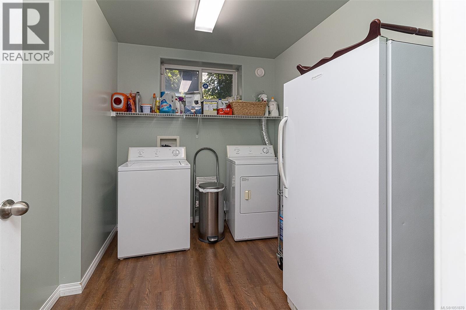 #15 118 Aldersmith Pl - 33