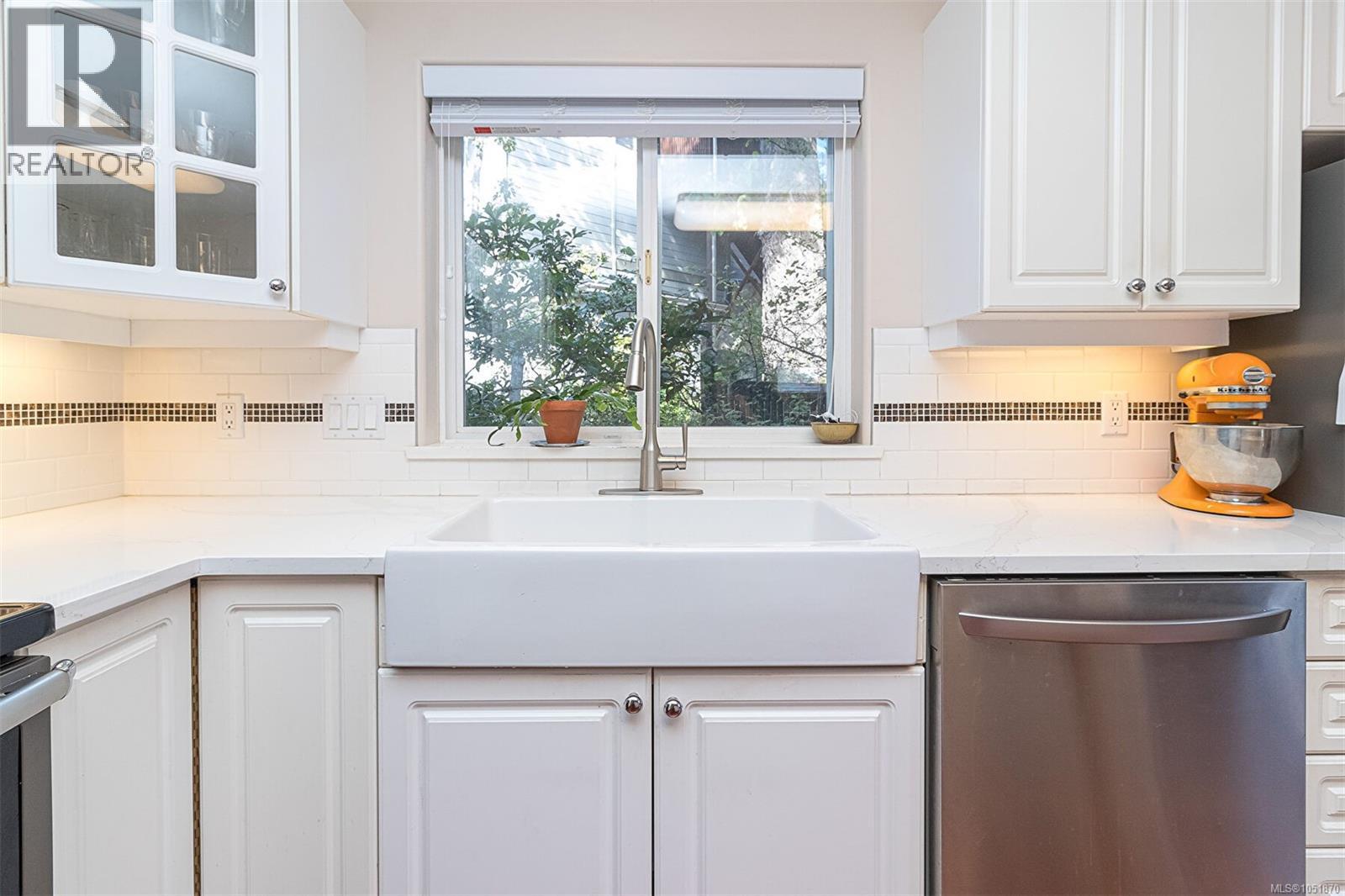 #15 118 Aldersmith Pl - 19