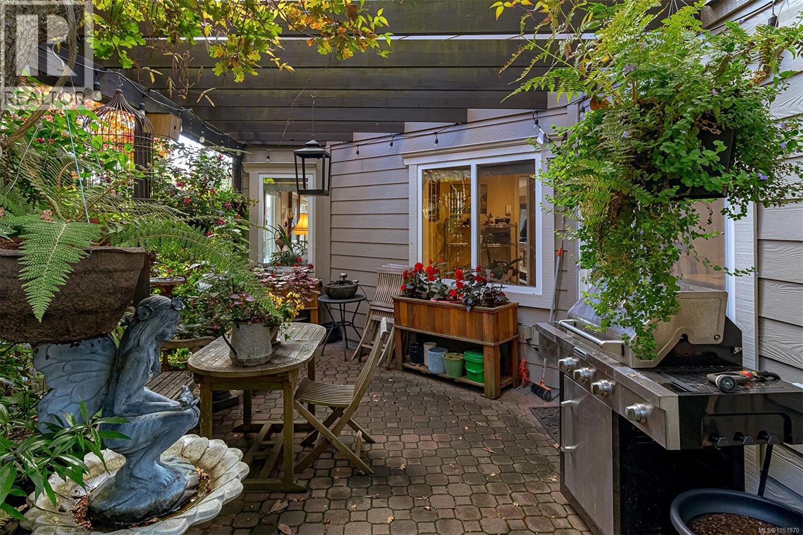 #15 118 Aldersmith Pl - 40