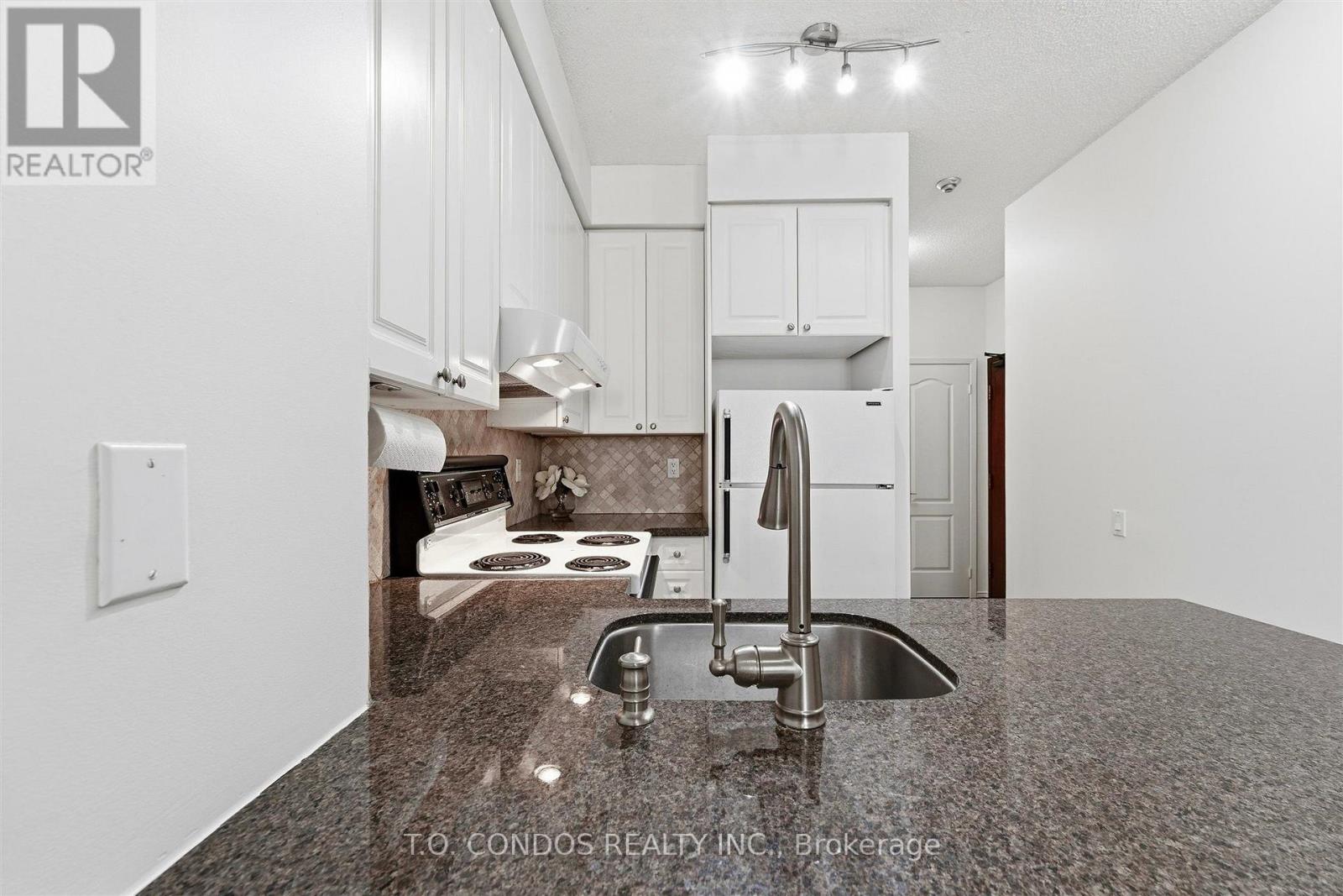 304 - 555 YONGE STREET, Toronto (Church-Yonge Corridor) — photo 12