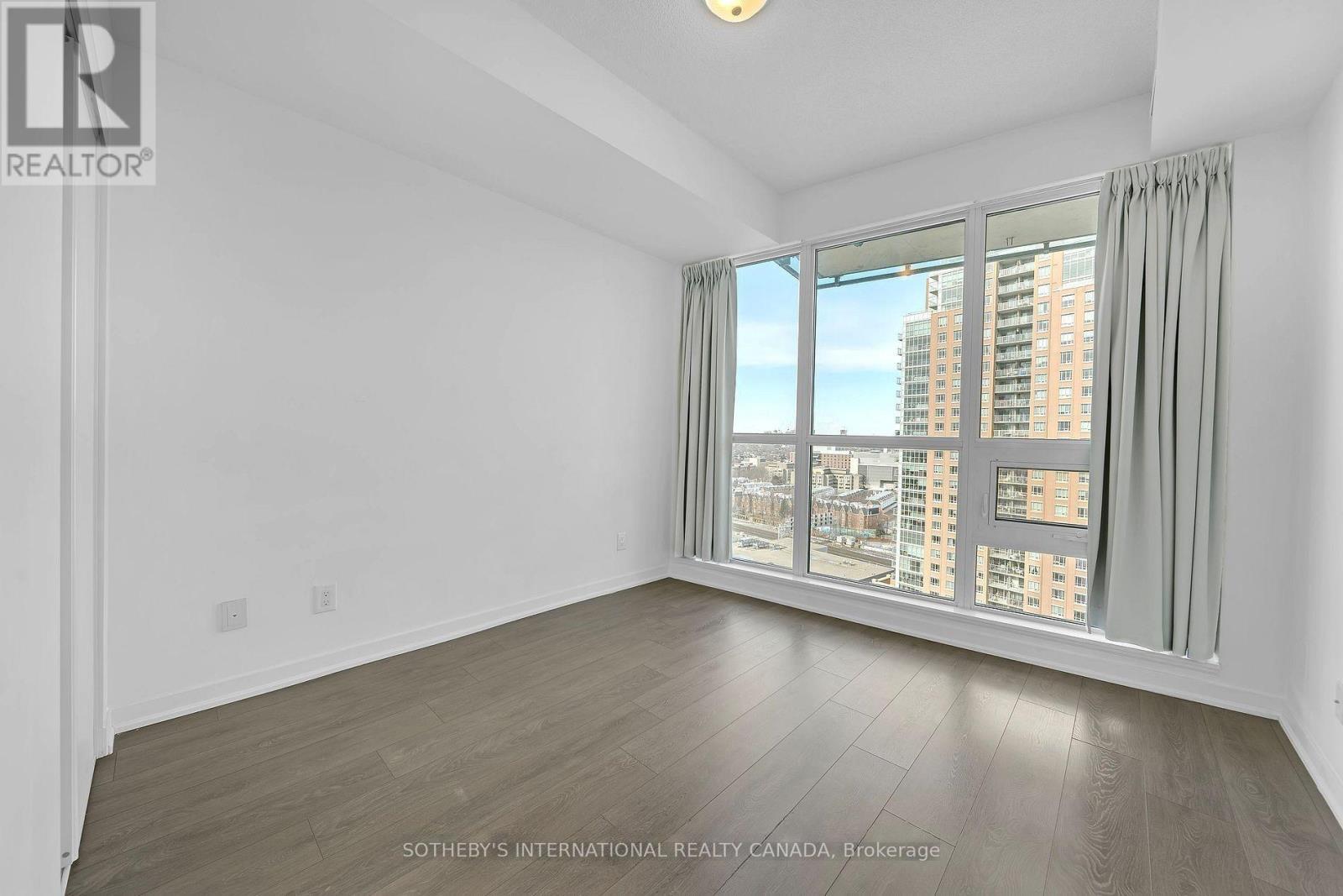 150 East Liberty Street — photo 15