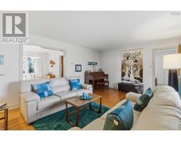 Living room - 32 Bow Street, Dartmouth, NS B2Y4P6 Photo 7