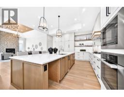 3743 36 Avenue SW - photo 4