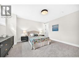 3743 36 Avenue SW - photo 35