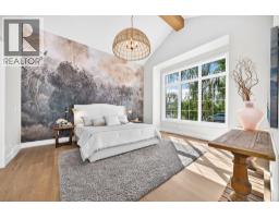 3743 36 Avenue SW - photo 14