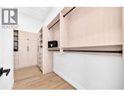 3743 36 Avenue SW - photo 18