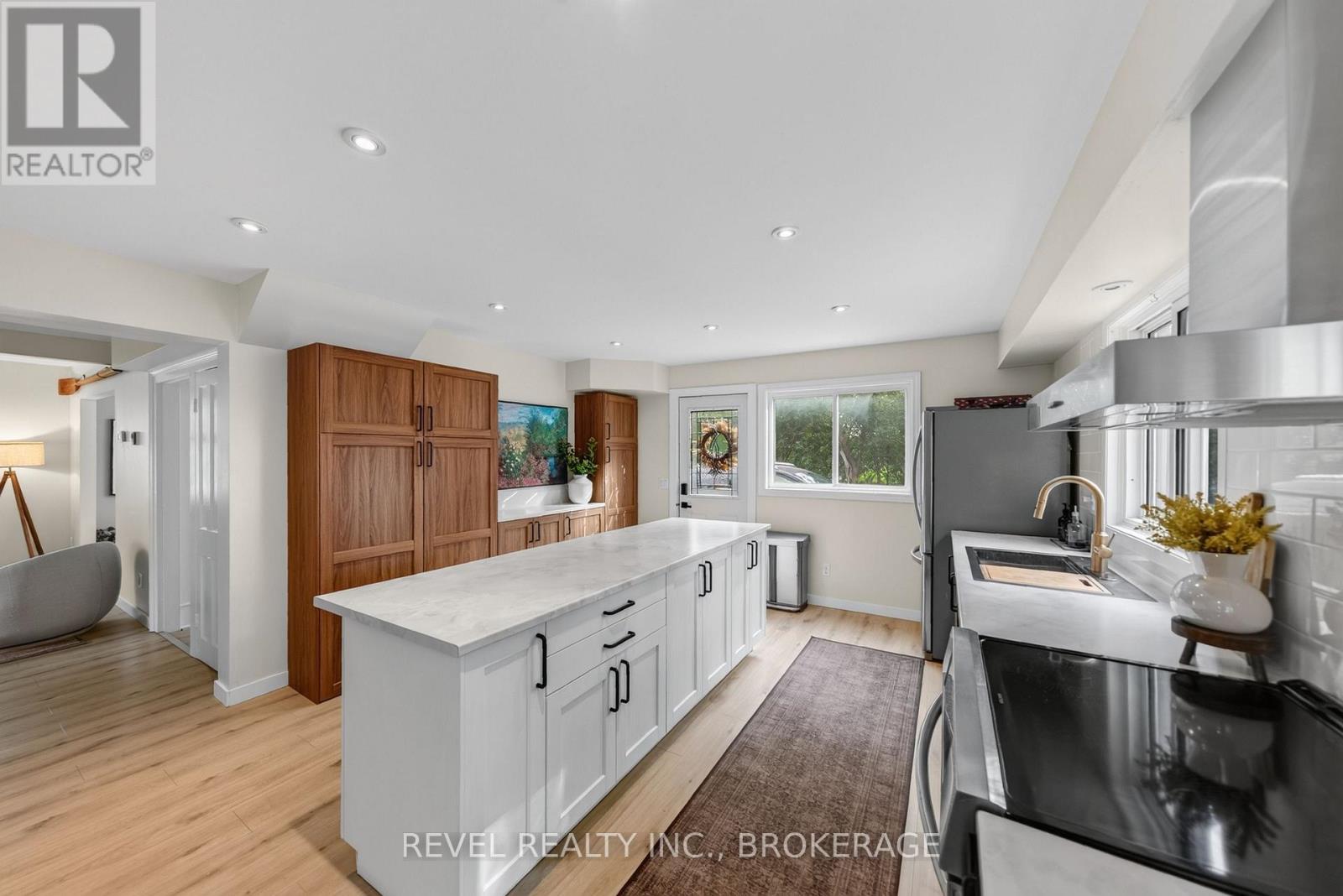 637 COLLINS BAY ROAD - 17