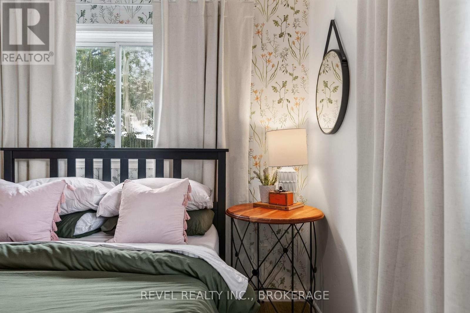 637 COLLINS BAY ROAD - 21