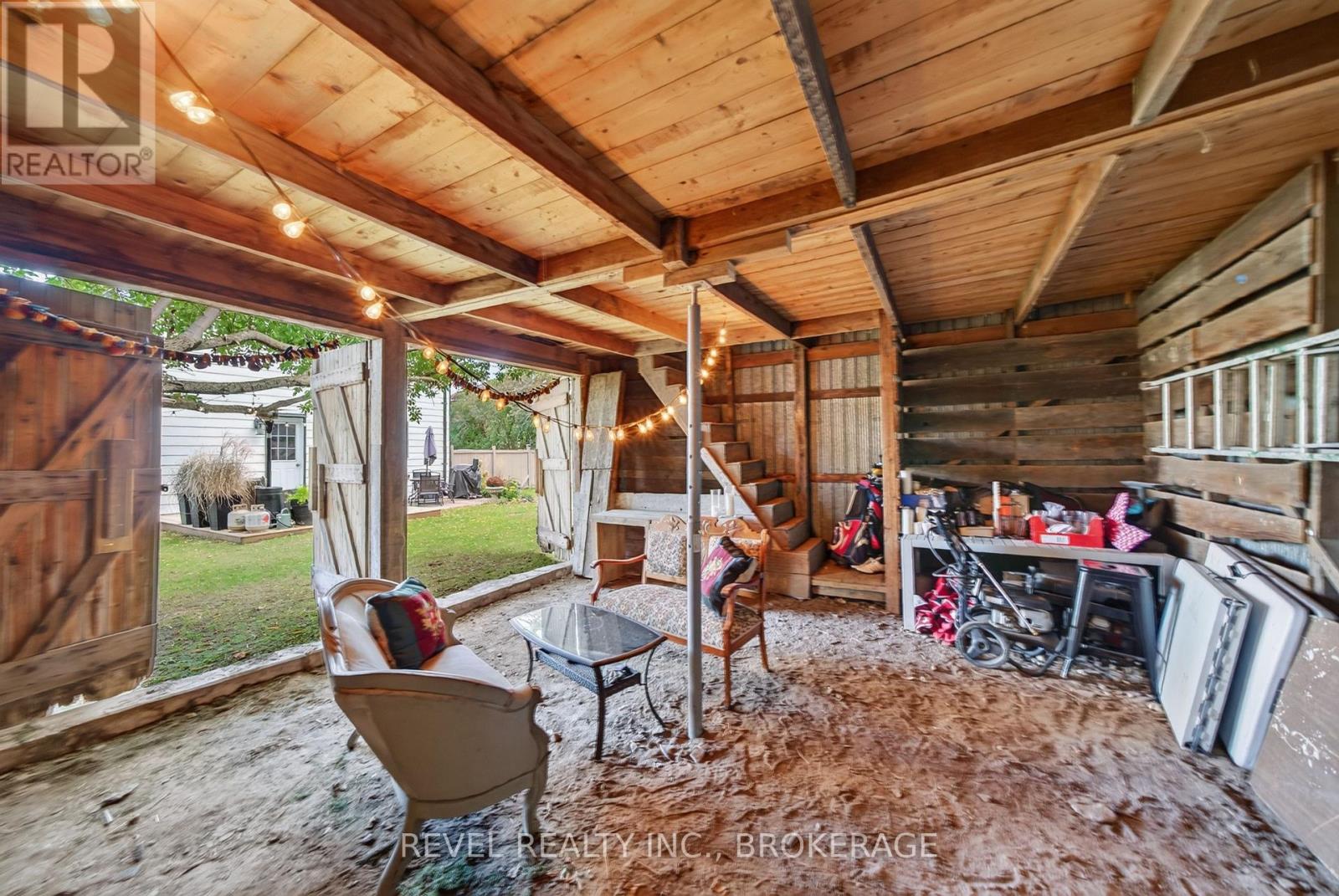 637 Collins Bay Road — photo 44
