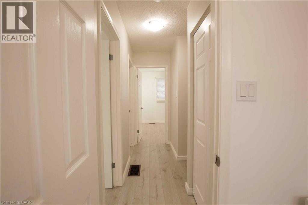 333 REXFORD Drive, Hamilton — photo 2