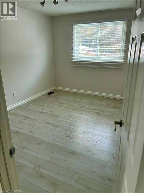 333 REXFORD Drive, Hamilton — photo 4
