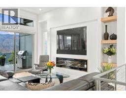 3671 Mckinley Beach Drive, Kelowna, BC V1V3G2 Photo 17