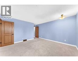 120 Woodacres Drive Sw, Calgary, AB T2W4Z8 Photo 30