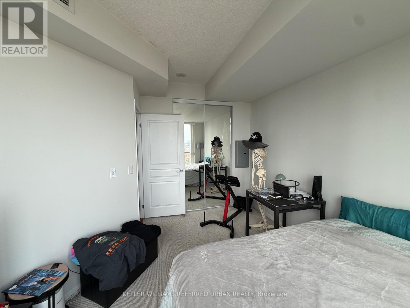 18 Yonge Street — photo 10