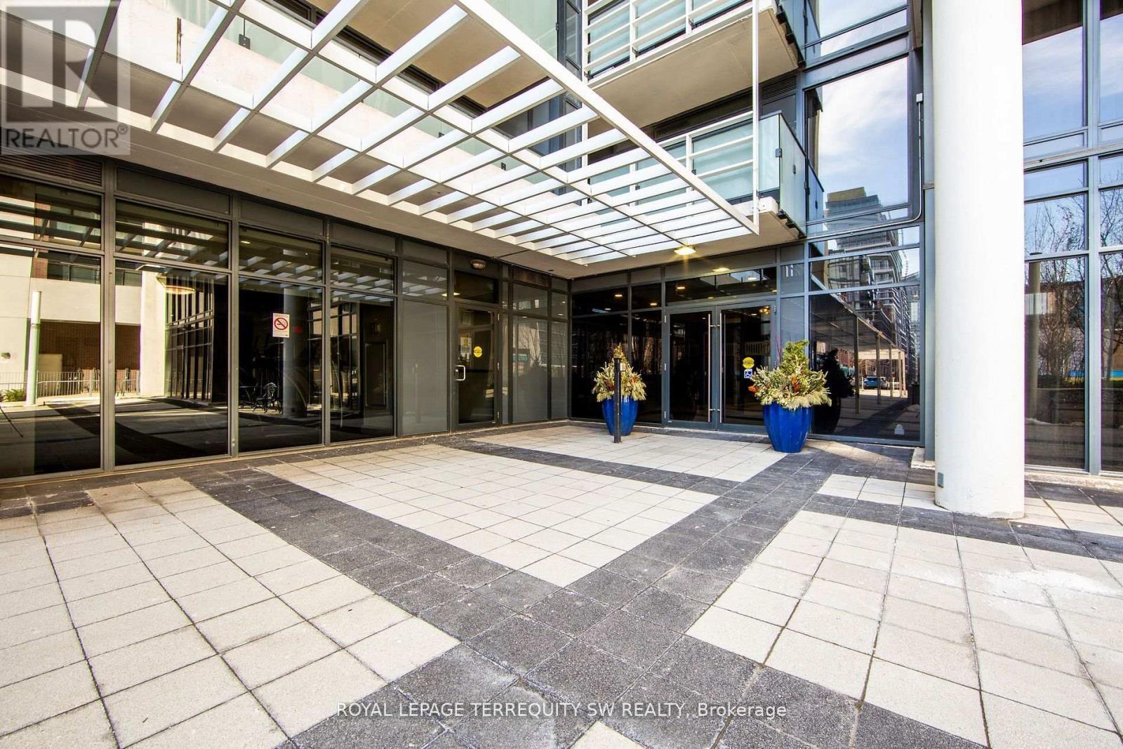 807 - 400 ADELAIDE STREET E, Toronto (Moss Park) — photo 4