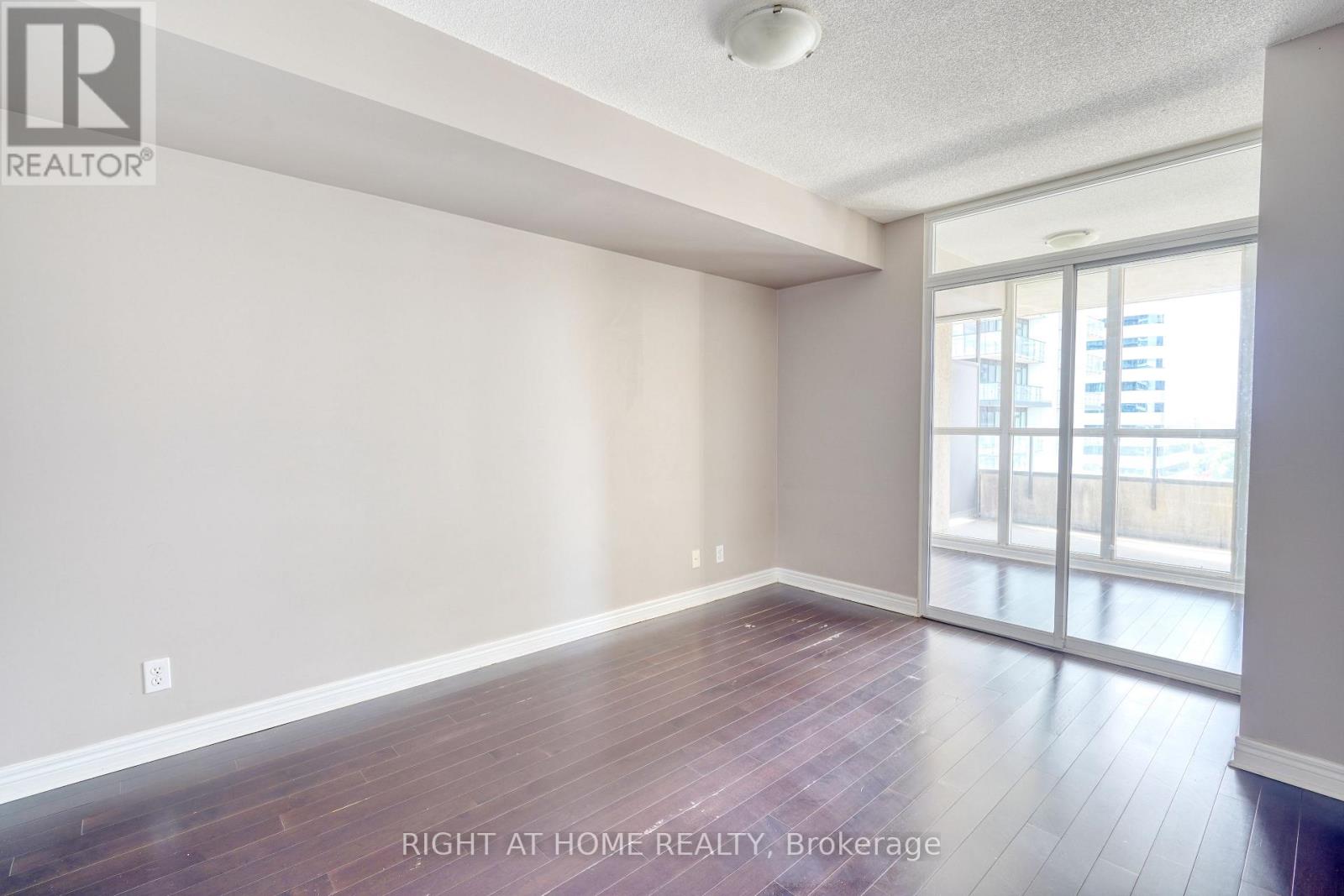 23 Hollywood Avenue — photo 15