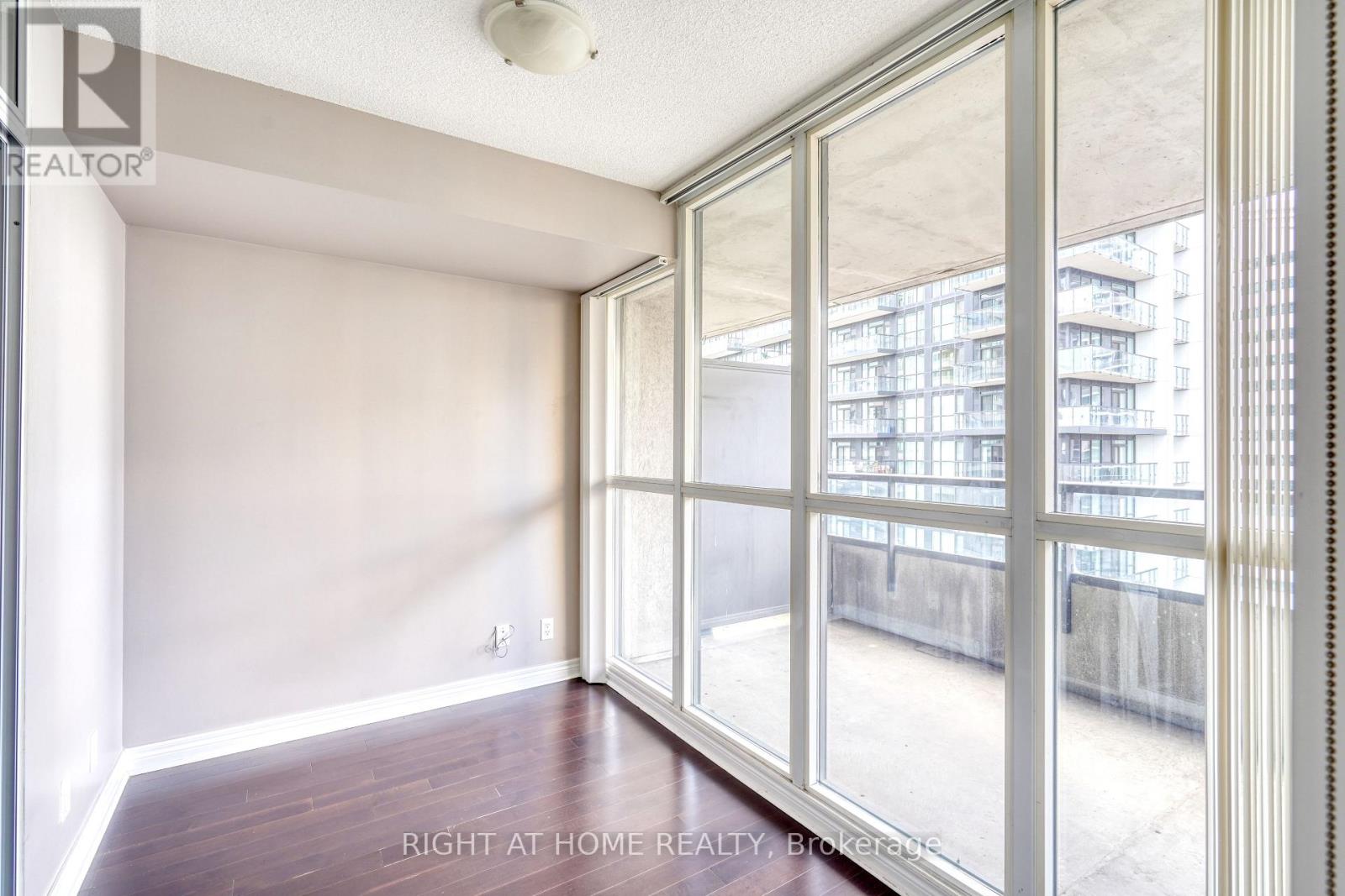 23 Hollywood Avenue — photo 19