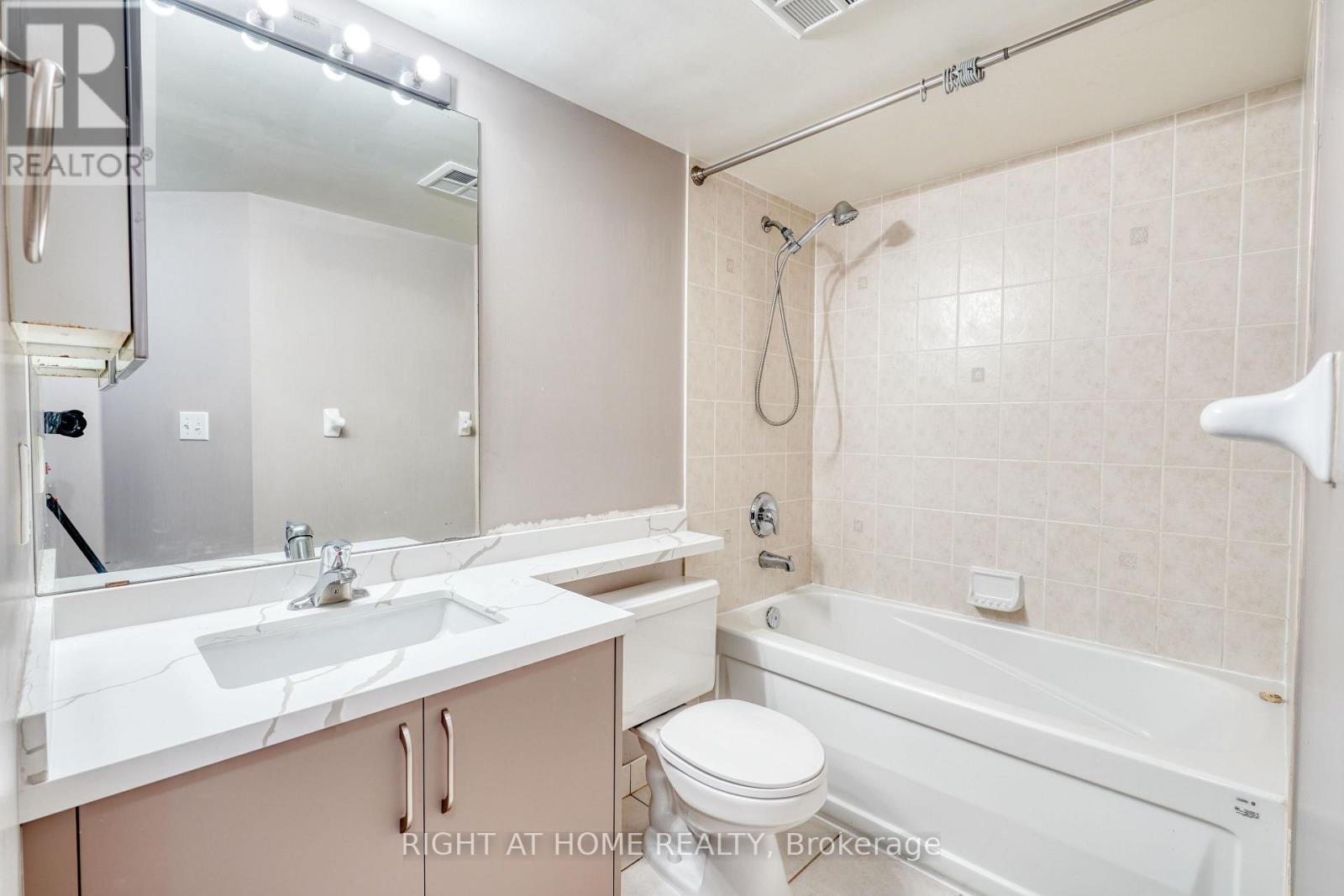 23 Hollywood Avenue — photo 21