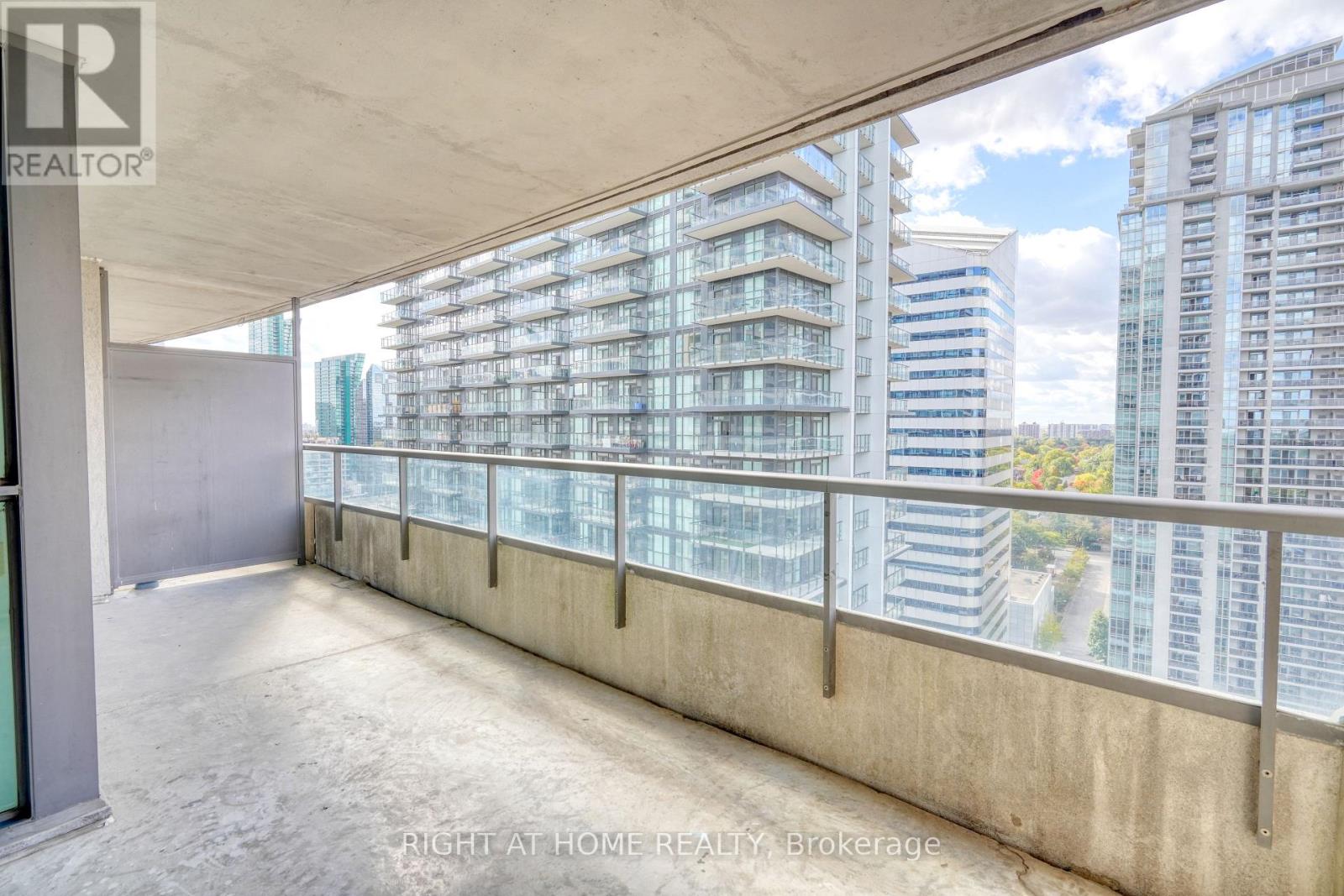 23 Hollywood Avenue — photo 23
