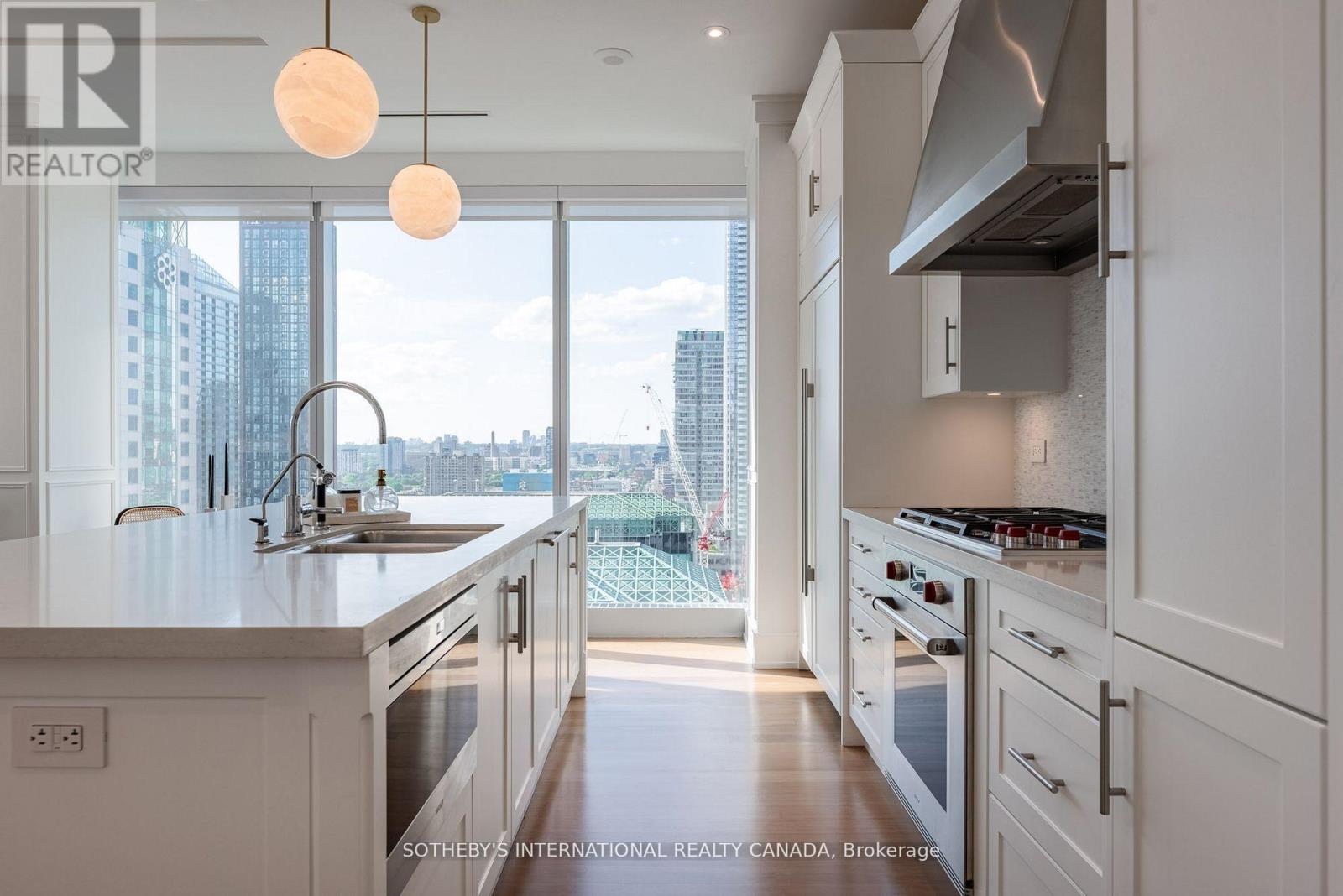 2301 - 183 WELLINGTON STREET W, Toronto (Waterfront Communities) — photo 6