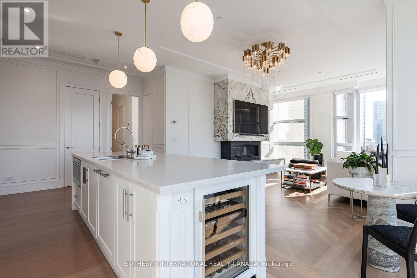2301 - 183 WELLINGTON STREET W, Toronto (Waterfront Communities) — photo 7