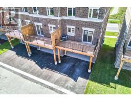 Great room - 27 Addyman Crescent, Clarington, ON L1B0X4 Photo 6