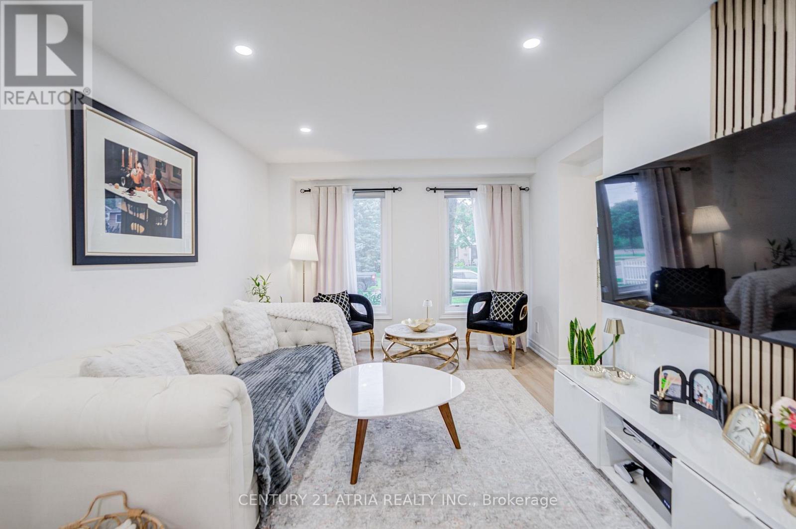 670 Elgin Street — photo 13