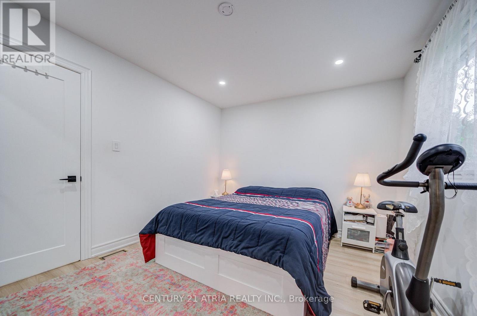 670 Elgin Street — photo 27