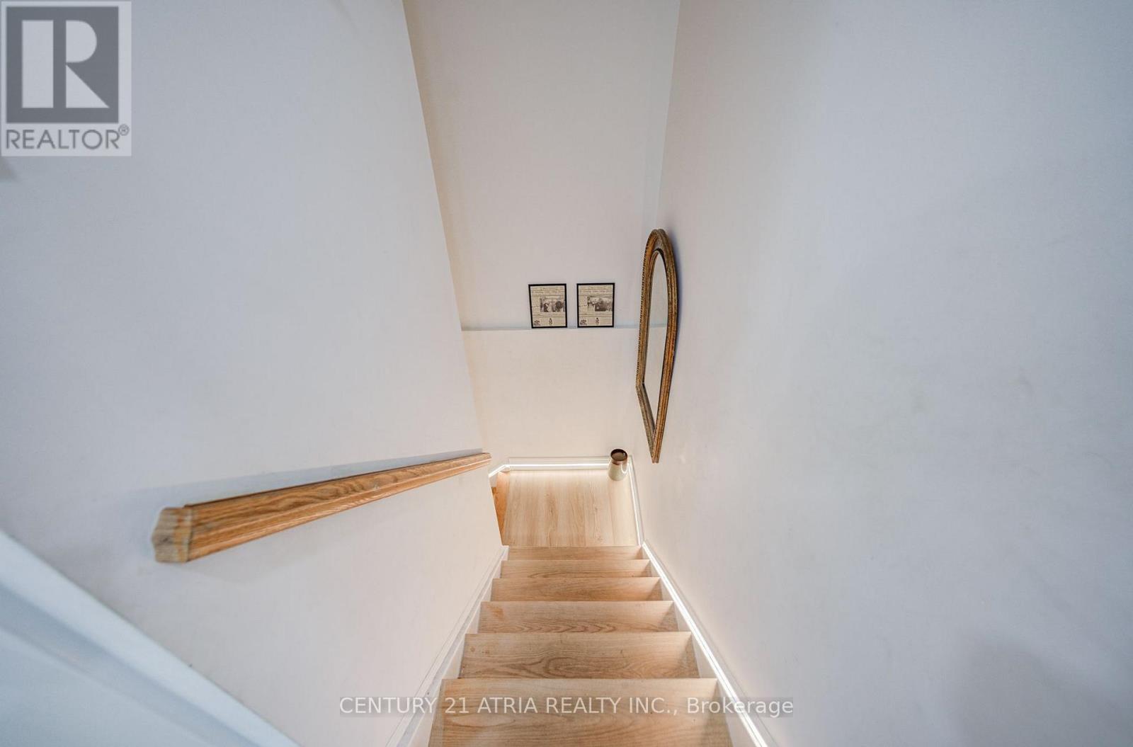 670 Elgin Street — photo 33