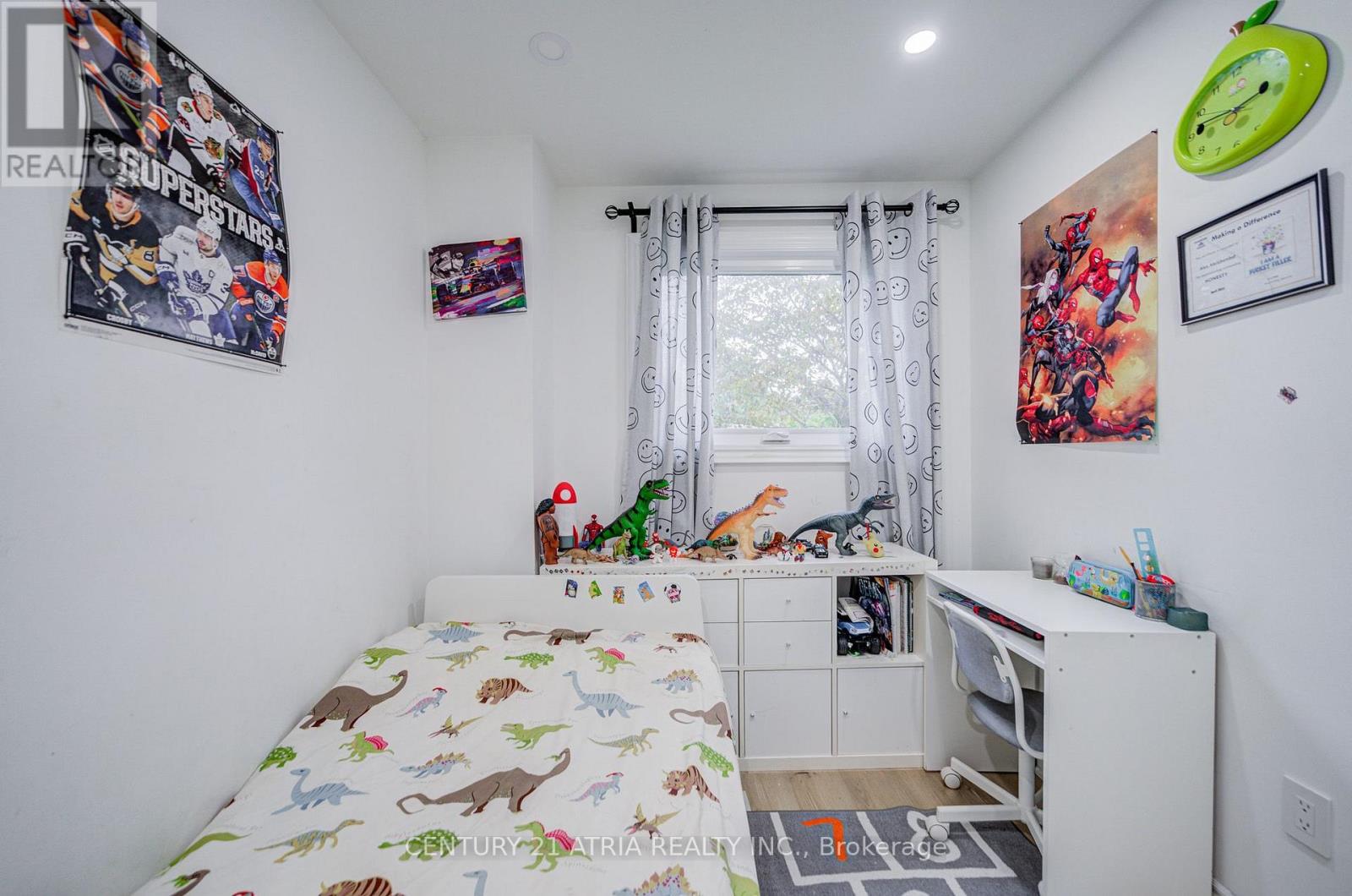 670 Elgin Street — photo 35
