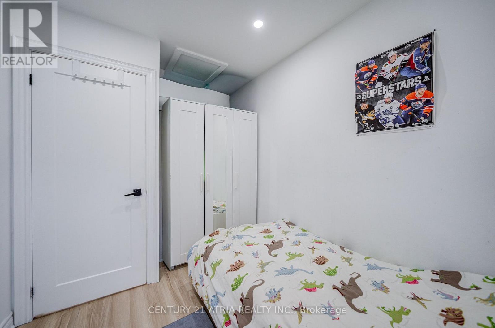 670 Elgin Street — photo 36