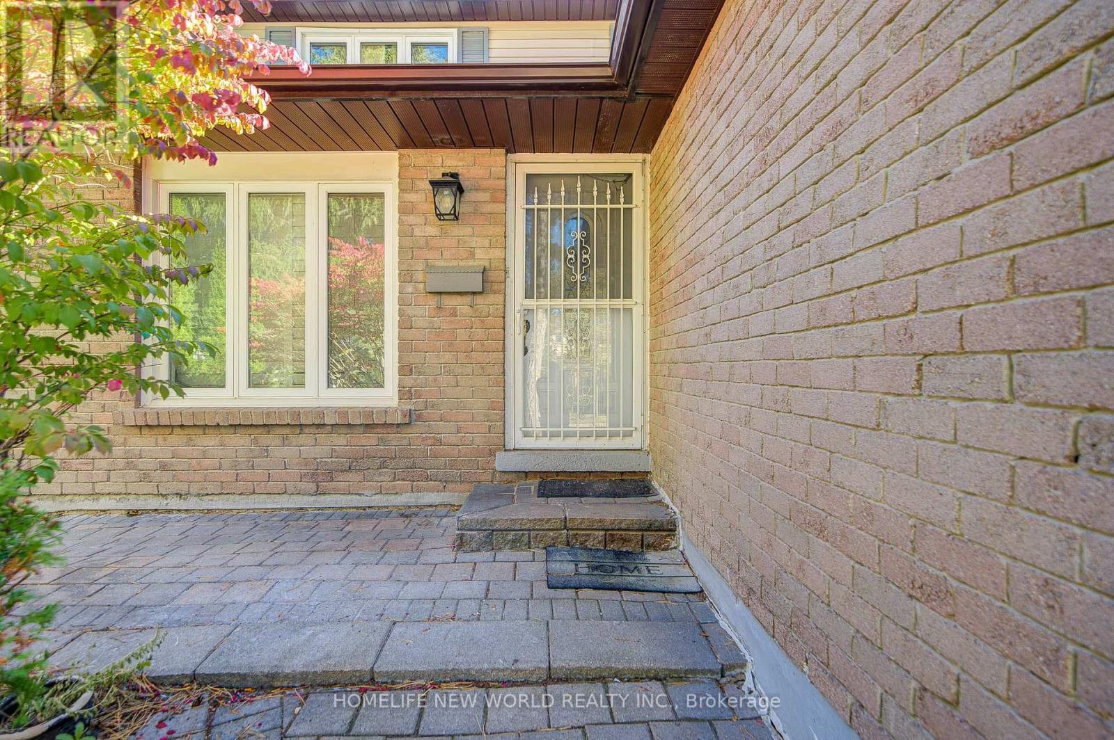 102 MADSEN CRESCENT - 5
