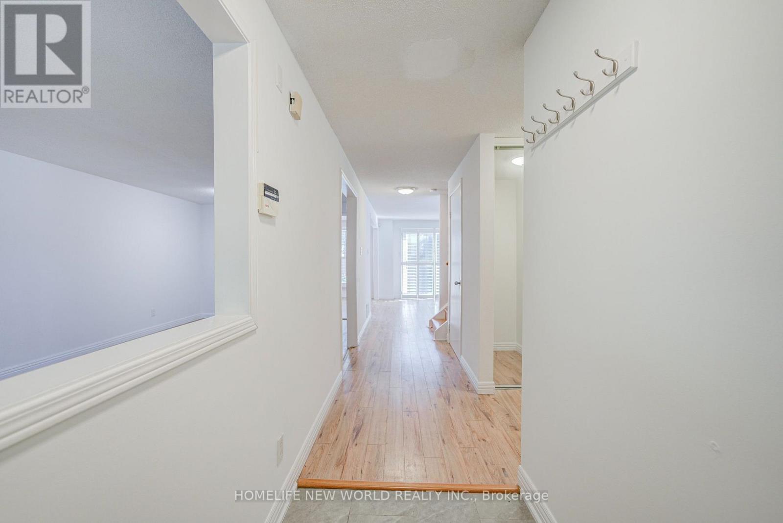 102 MADSEN CRESCENT - 7