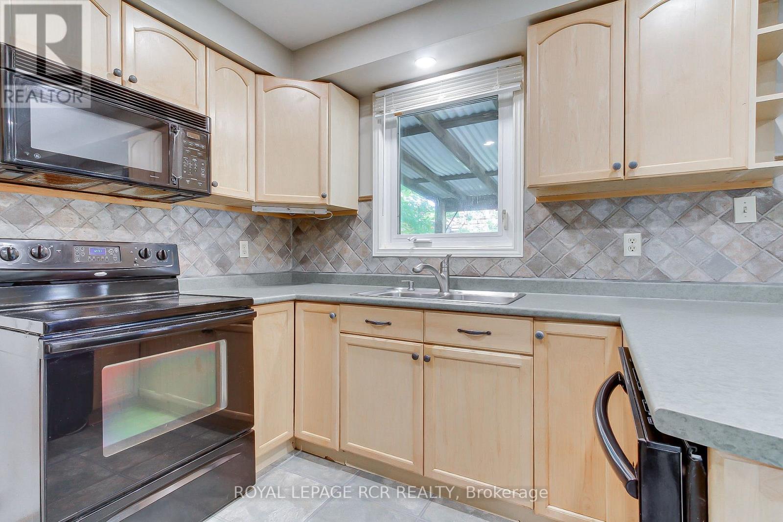 43 CROWN CRESCENT - 10